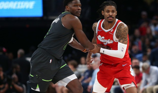 开云登录入口-蒂格：希望莫兰特或科比·怀特加入森林狼 爱德华兹得分压力太大