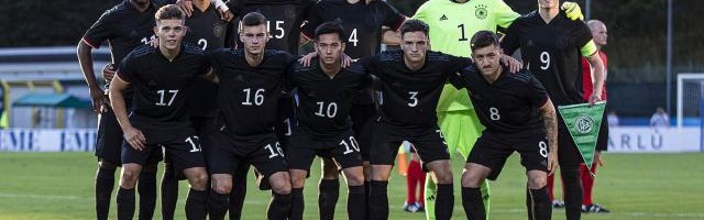 开云体育官方网站-推迟近半年的U21队首秀，穆科科用新纪录走出困境